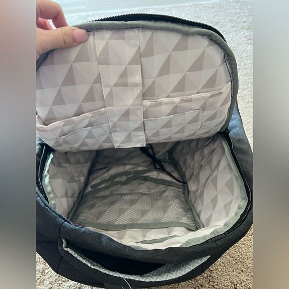 Samsung Modern Tech Backpack – Black Laptop & Travel Bag - Picture 6 of 9